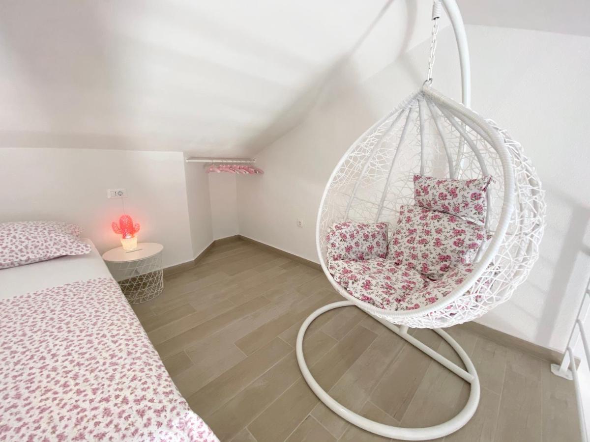 Apartmani Ksenija Tučepi Exterior foto