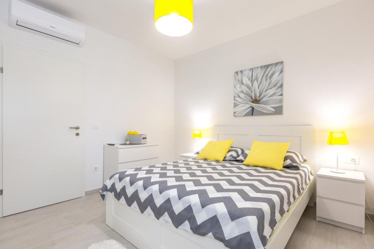 Apartmani Ksenija Tučepi Exterior foto
